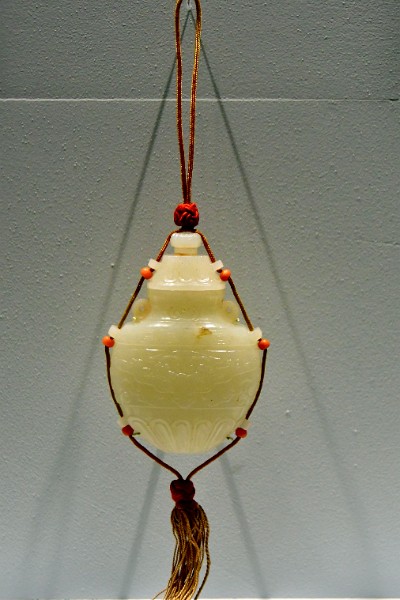 Hanging Nephrite Container