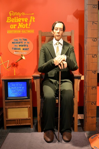 Robert Wadlow, World's Tallest Man Sitting Robert Wadlow, World's Tallest Man Sitting