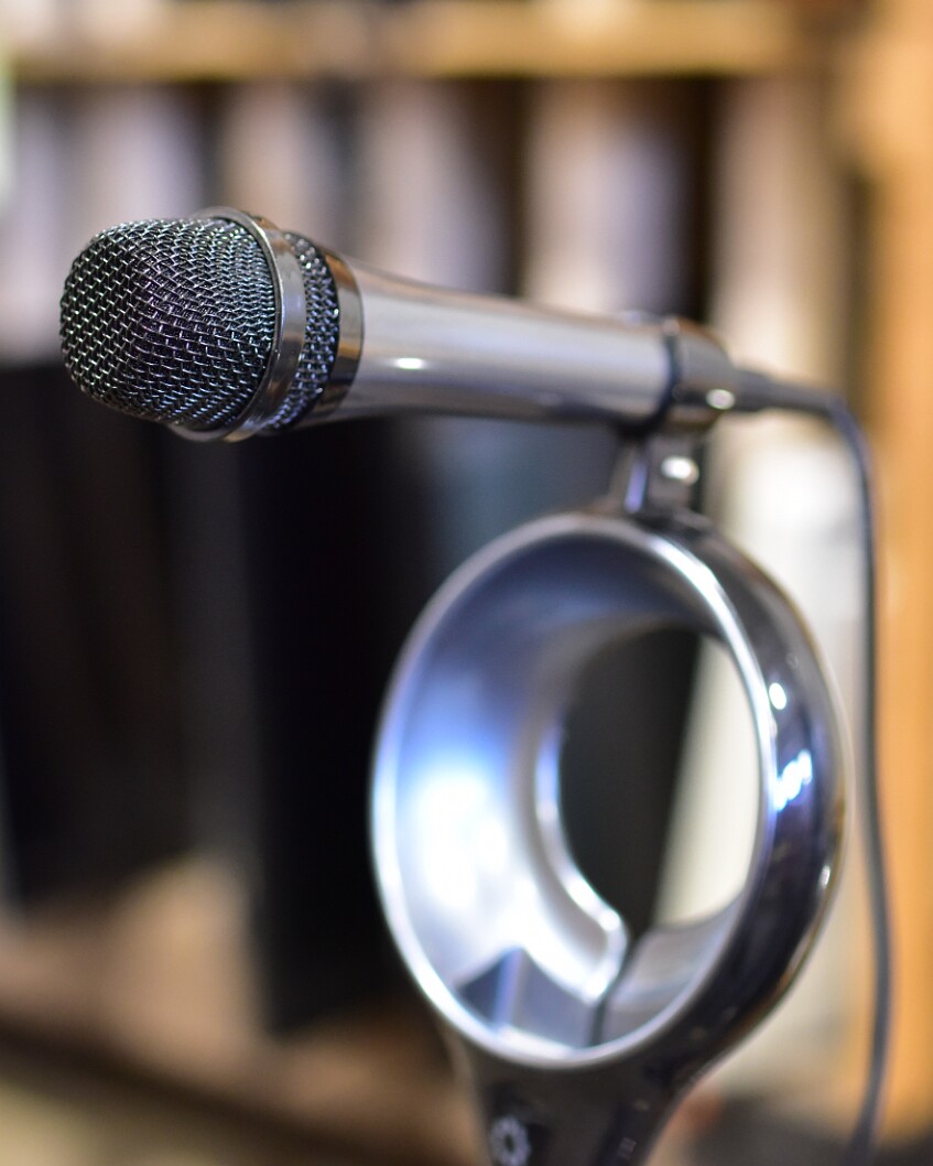 Mic Over Circle