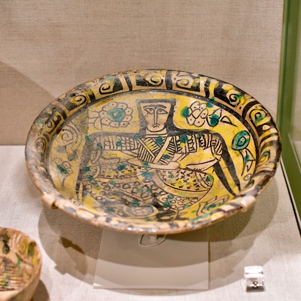 Persian Shallow Bowl Decorated With a Royal Figure or Angel