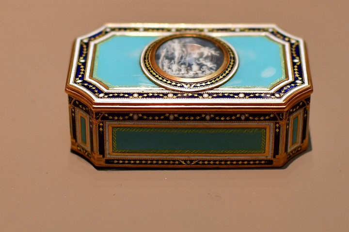 Ornate 18th Century French Snuff Box