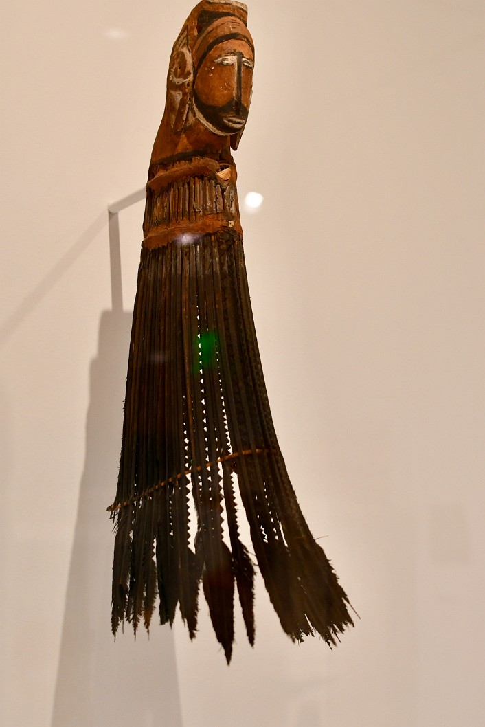 Warriors Neck Ornament by an Unidentified Matakol Artist