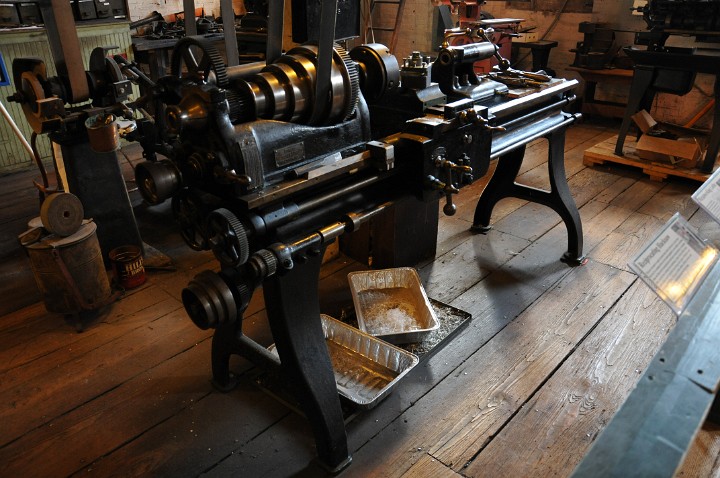 Metalworking Lathe and Pans