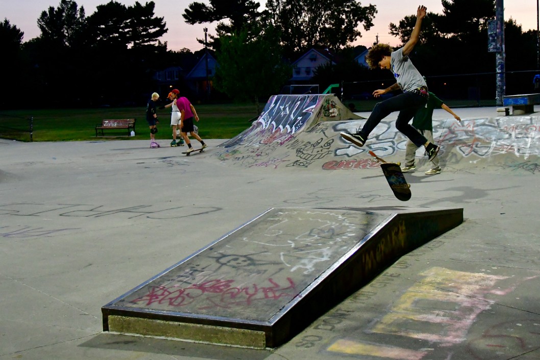 Mid Kickflip