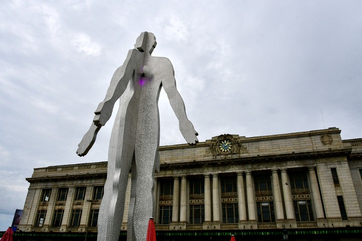 Man Woman Statue